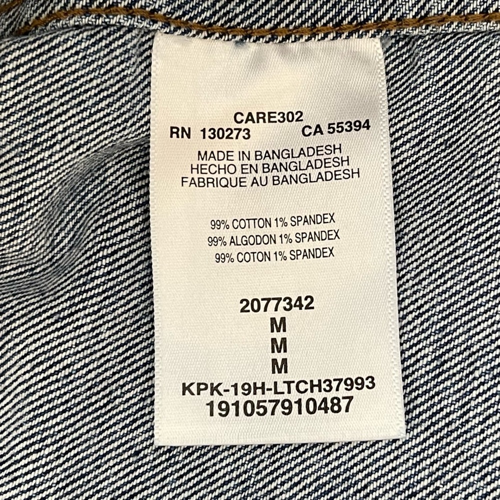 Lee Men’s Light Wash Distressed Denim Jean Jacket - Picture 11 of 14
